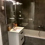 Ja 12 * Budapest